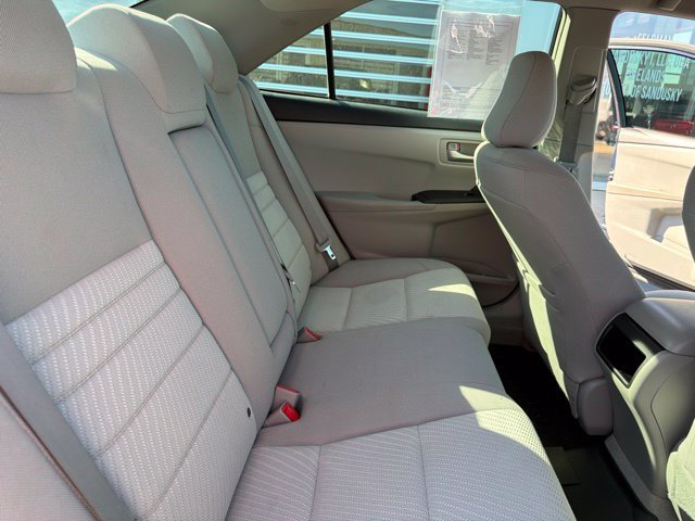 Used 2015 Toyota Camry LE FWD image 25