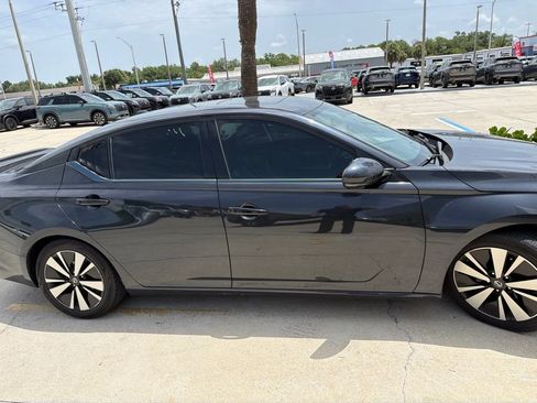 Used 2020 Nissan Altima 2.5 SL FWD image 6