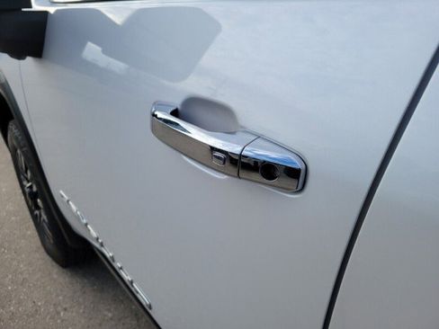 Used 2024 GMC Sierra 2500 Denali Ultimate image 11