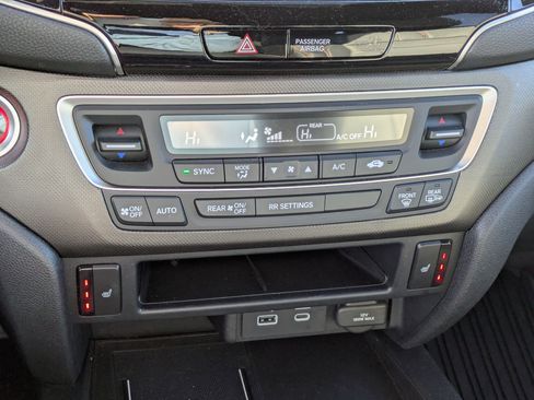 Used 2025 Honda Passport TrailSport image 25