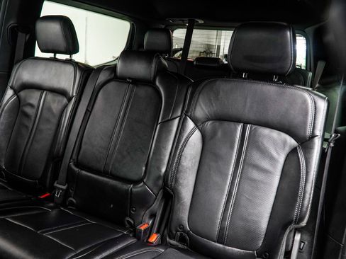 Used 2022 Jeep Wagoneer Series III RWD image 38