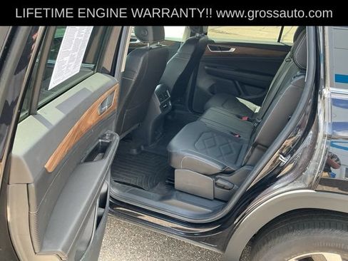 Used 2024 Volkswagen Atlas SE AWD/4WD image 21