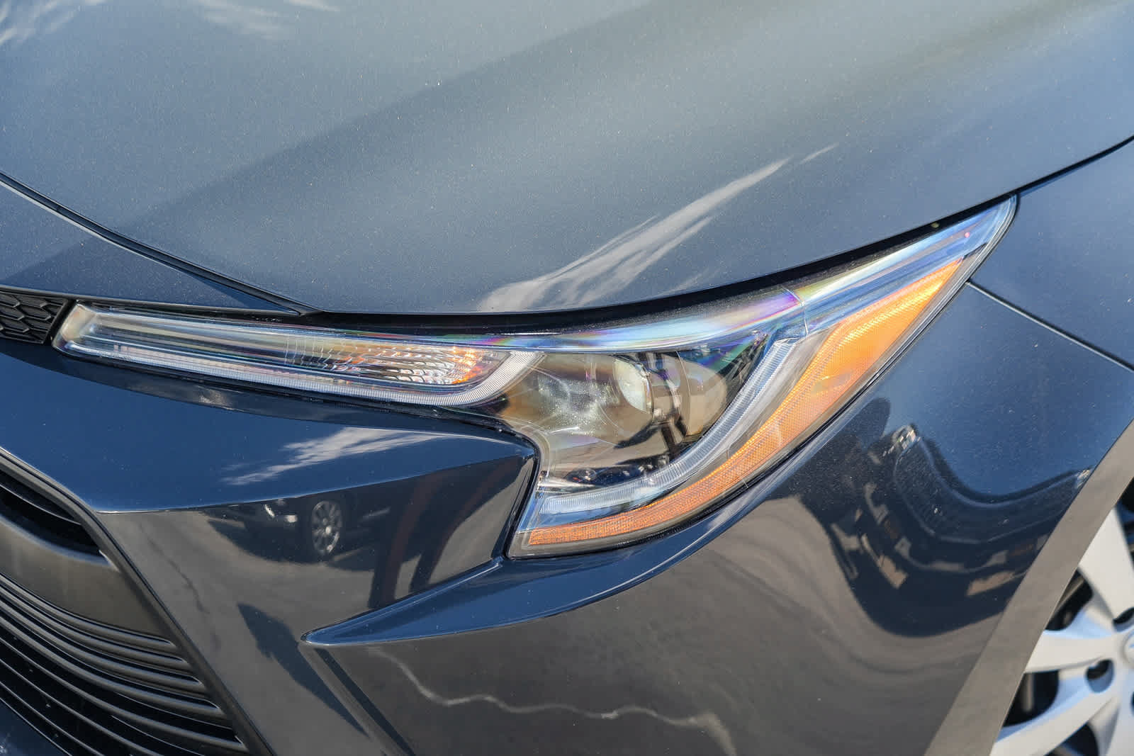 Used 2024 Toyota Corolla LE FWD image 2