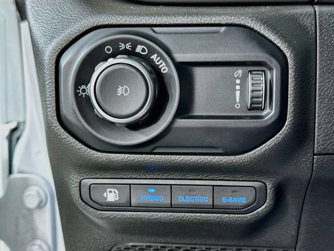 Used 2023 Jeep Wrangler Unlimited w/ Cold Weather Group AWD/4WD image 18