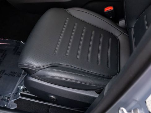 Certified 2025 Mercedes-Benz GLC 350e 4MATIC image 19