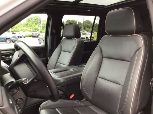 Used 2024 Chevrolet Suburban Premier AWD/4WD image 25