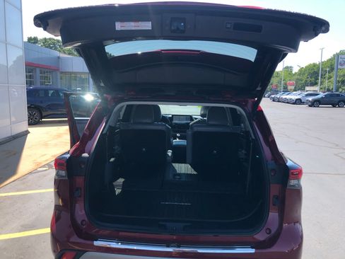 Used 2021 Toyota Highlander Platinum AWD/4WD image 25