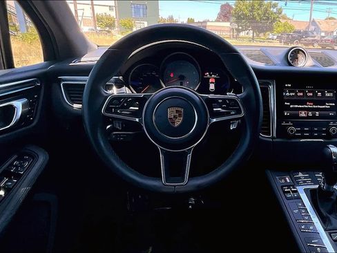 Used 2018 Porsche Macan S AWD/4WD image 7