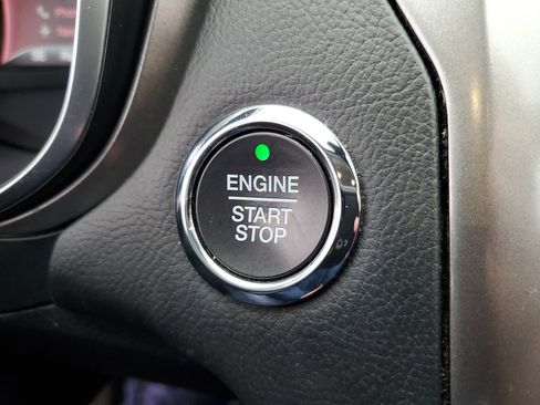 Used 2020 Ford Fusion SE image 27