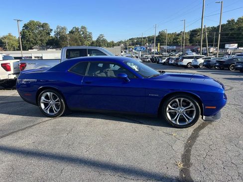 Used 2022 Dodge Challenger R/T image 8