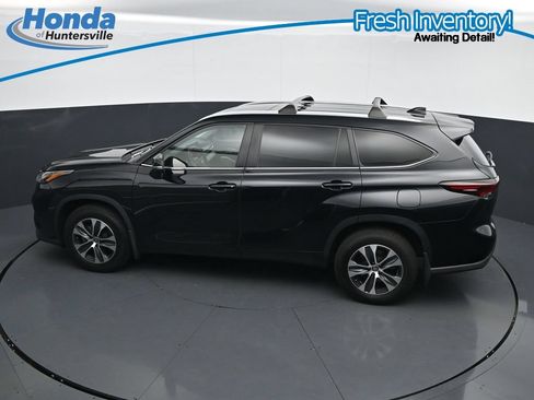 Used 2024 Toyota Highlander XLE AWD/4WD image 22