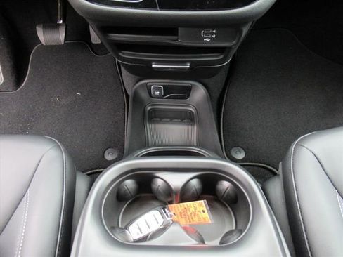 New 2026 Chrysler Pacifica Select w/ S Appearance Package image 20