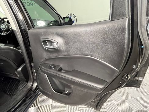 Used 2019 Jeep Compass Latitude AWD/4WD image 23
