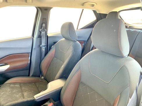 Used 2020 Nissan Kicks SR image 12