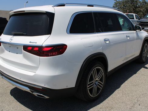 Used 2024 Mercedes-Benz GLS 450 4MATIC image 4