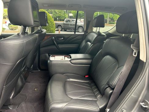 Used 2016 INFINITI QX80 4WD w/ Deluxe Technology Package image 16