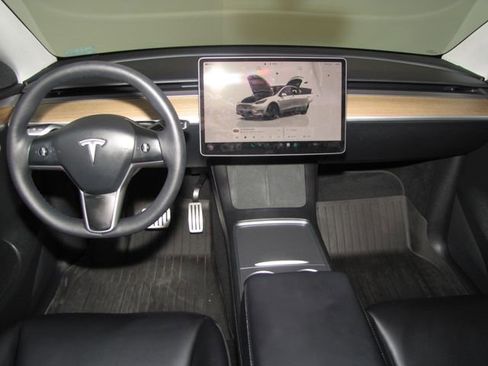 Used 2024 Tesla Model Y Performance AWD/4WD image 11