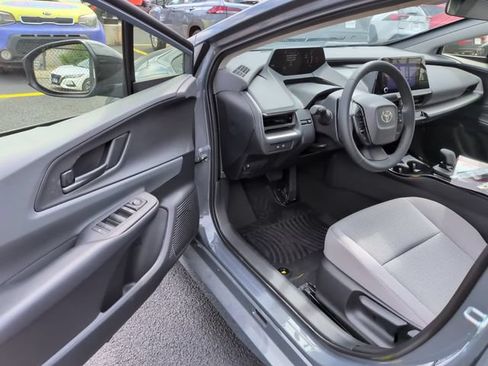 Used 2026 Toyota Prius LE w/ Protection Package #3 (TMS) FWD image 10