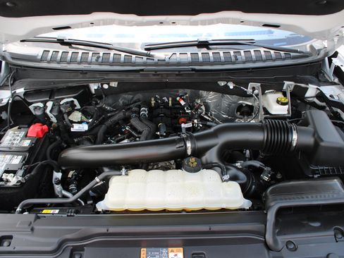 Used 2025 Ford Expedition Active AWD/4WD image 11