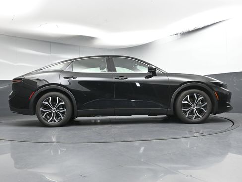 Certified 2025 Toyota Crown XLE image 26