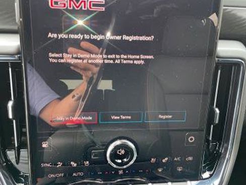 New 2026 GMC Yukon XL AT4 AWD/4WD image 18
