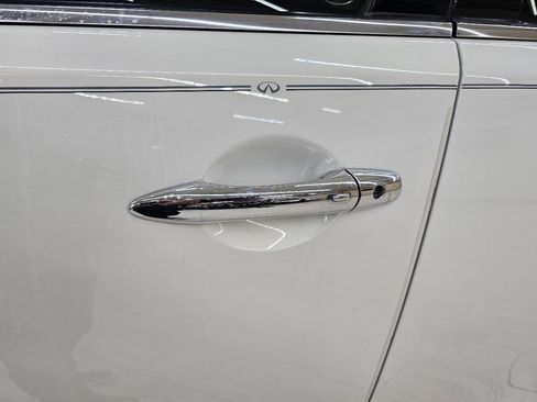 Used 2014 INFINITI QX80 2WD w/ Deluxe Touring Package image 12