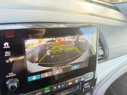 Used 2018 Honda Odyssey Touring image 21