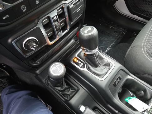 Used 2021 Jeep Wrangler Unlimited Sahara image 62