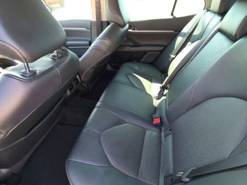 Used 2021 Toyota Camry XSE image 18