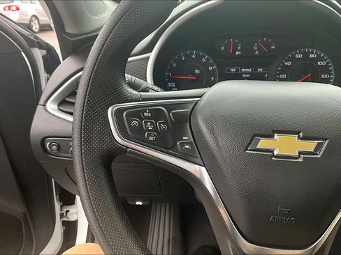 Used 2024 Chevrolet Malibu LT image 11