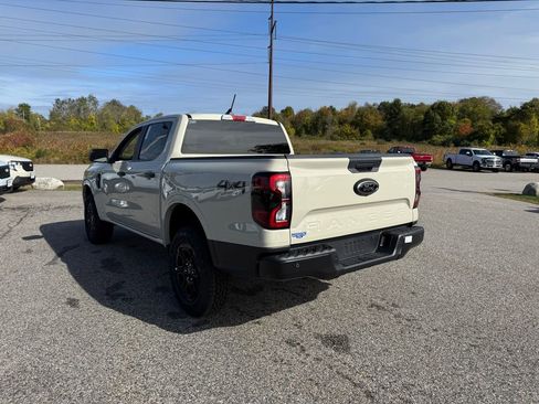 New 2025 Ford Ranger XLT w/ Black Appearance Package image 17