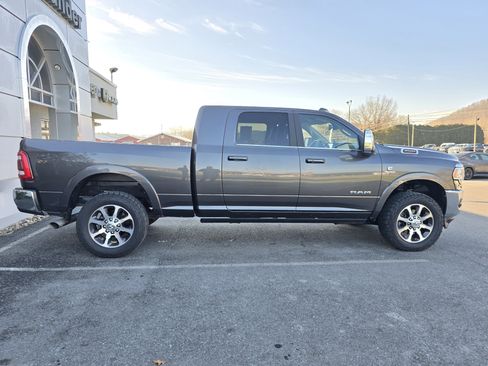 Used 2024 RAM 3500 Limited image 2