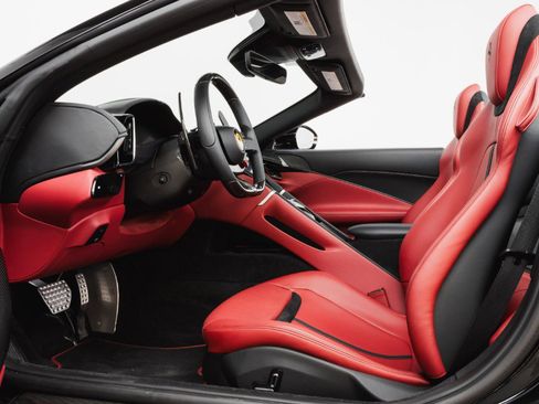 Certified 2024 Ferrari Roma Spider image 2