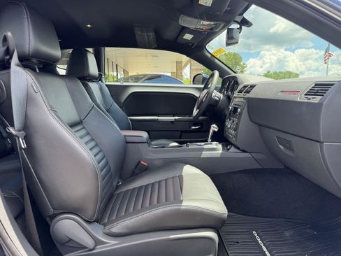 Used 2012 Dodge Challenger R/T RWD image 26