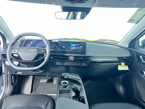 New 2025 Kia EV6 Wind image 29