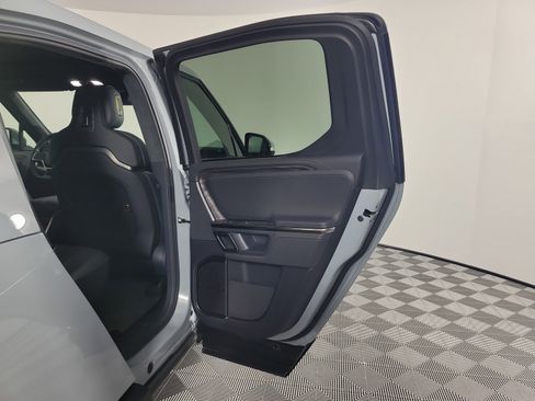 Used 2022 Rivian R1T Adventure image 19