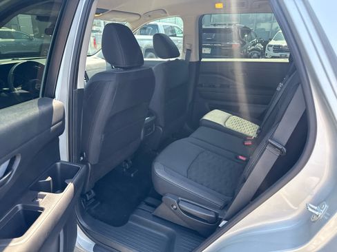 Used 2025 Nissan Pathfinder SV AWD/4WD image 20