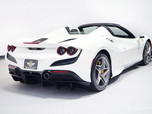 Used 2021 Ferrari F8 Tributo RWD image 6