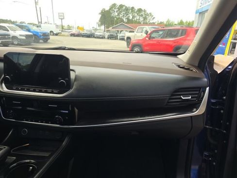 Used 2023 Nissan Rogue Platinum AWD/4WD image 44