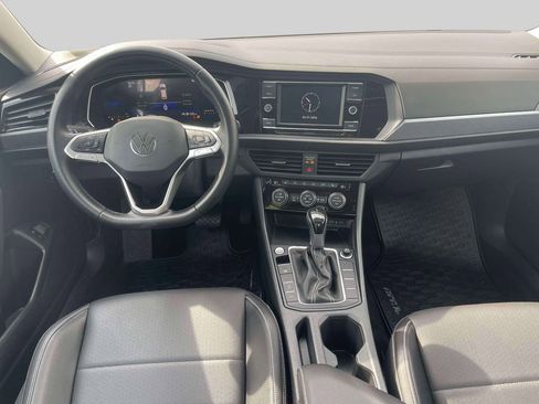 Used 2023 Volkswagen Jetta SE FWD image 13