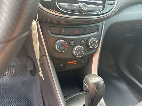 Used 2020 Chevrolet Trax LS w/ Tint and Cruise Package image 33