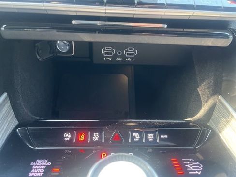 Used 2023 Jeep Wagoneer Series III w/ Preferred Equipment Group image 27