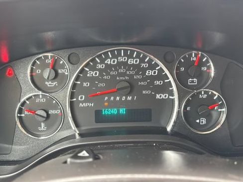 Used 2024 GMC Savana 2500 w/ Driver Convenience Package RWD image 16