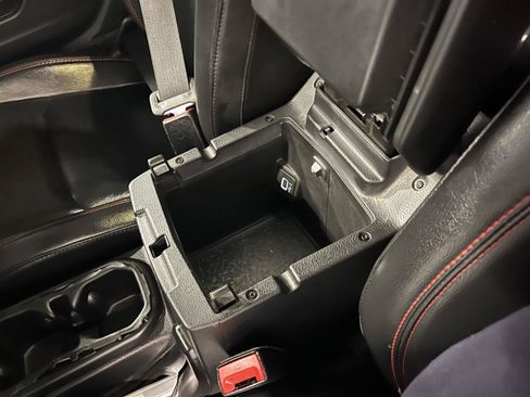 Used 2019 Jeep Wrangler Unlimited Rubicon AWD/4WD image 23
