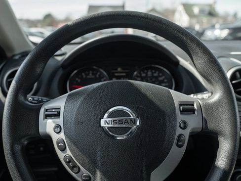 Used 2013 Nissan Rogue SV w/ Premium Pkg image 16