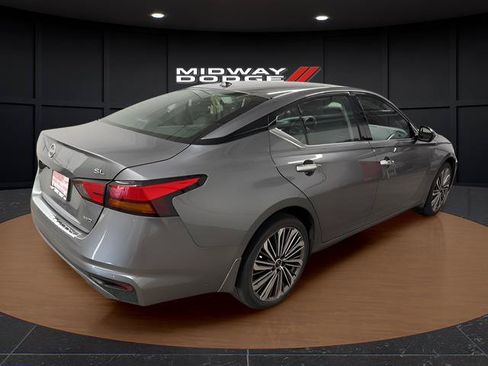 Used 2023 Nissan Altima 2.5 SL AWD/4WD image 4