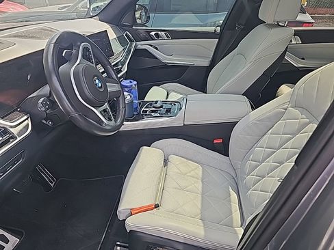 Used 2024 BMW X7 xDrive40i w/ Executive Package image 13