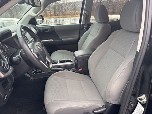 Used 2018 Toyota Tacoma SR5 image 37