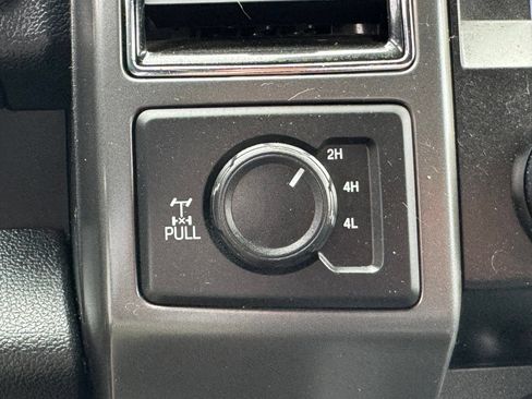 Used 2020 Ford F150 XLT w/ Equipment Group 302A Luxury AWD/4WD image 40