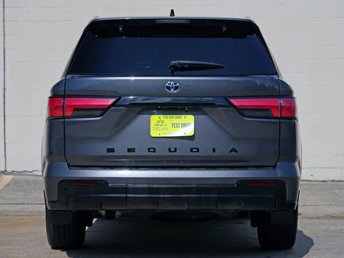Used 2023 Toyota Sequoia Platinum AWD/4WD image 11